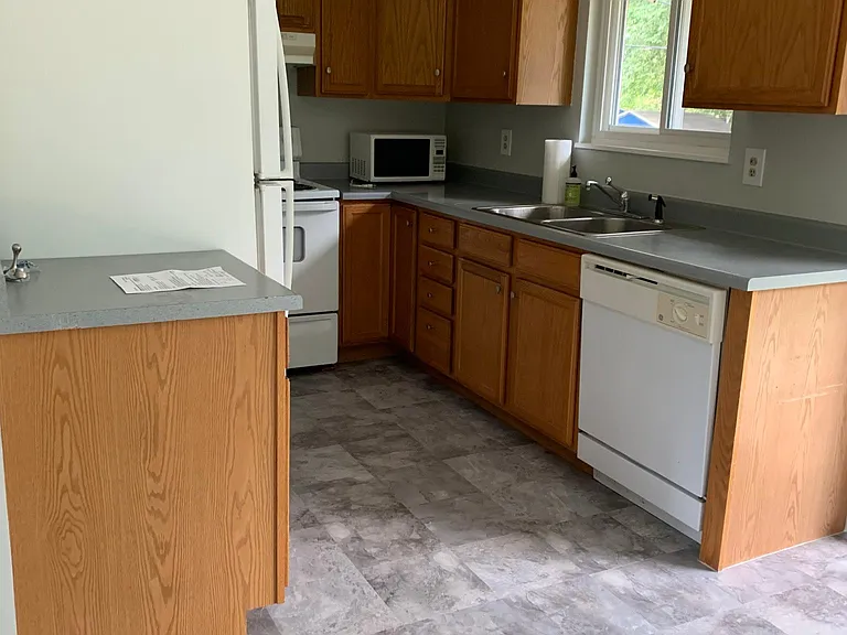 1210 Georgetown Rd — Photo 5