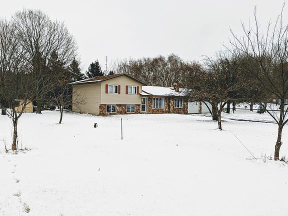 3rd image of 1230 Lake Crest Dr