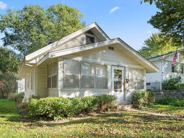 1848 Eustis St, Lauderdale, MN 55113