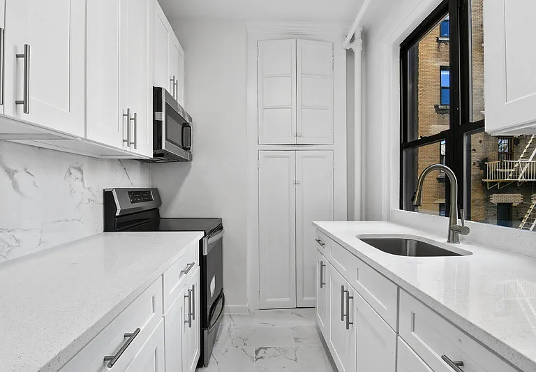 915 W End Ave #1503 — Photo 2