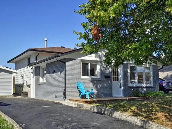 30 Grenadier Rd, Cambridge, ON N1R 6E7