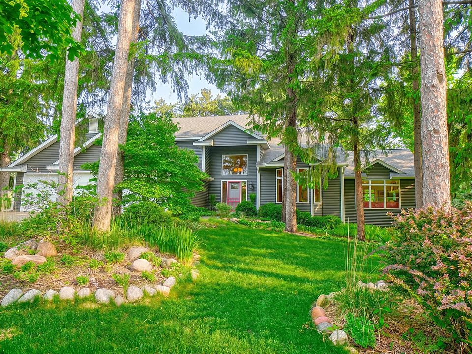 1st image of 1005 Spruce Dr