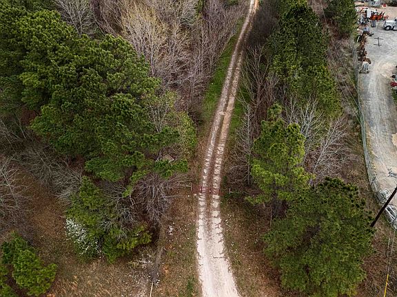 3rd image of Tucker Rd