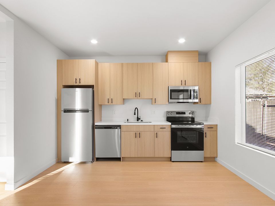 1st image of 219 B St #B