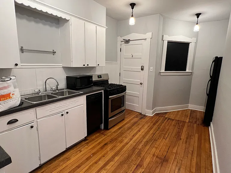 401 College Ave SE — Photo 7