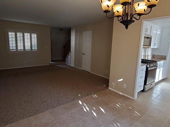 3rd image of 1517 S Mayflower Ave APT C