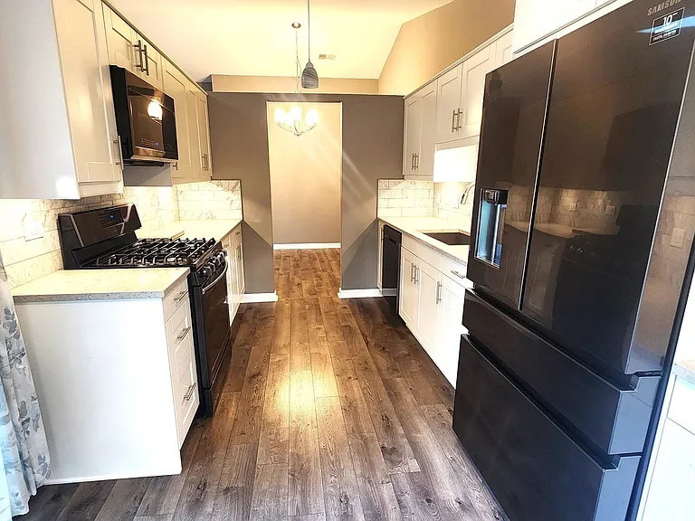 1522 Commodore Ct #6 — Photo 9