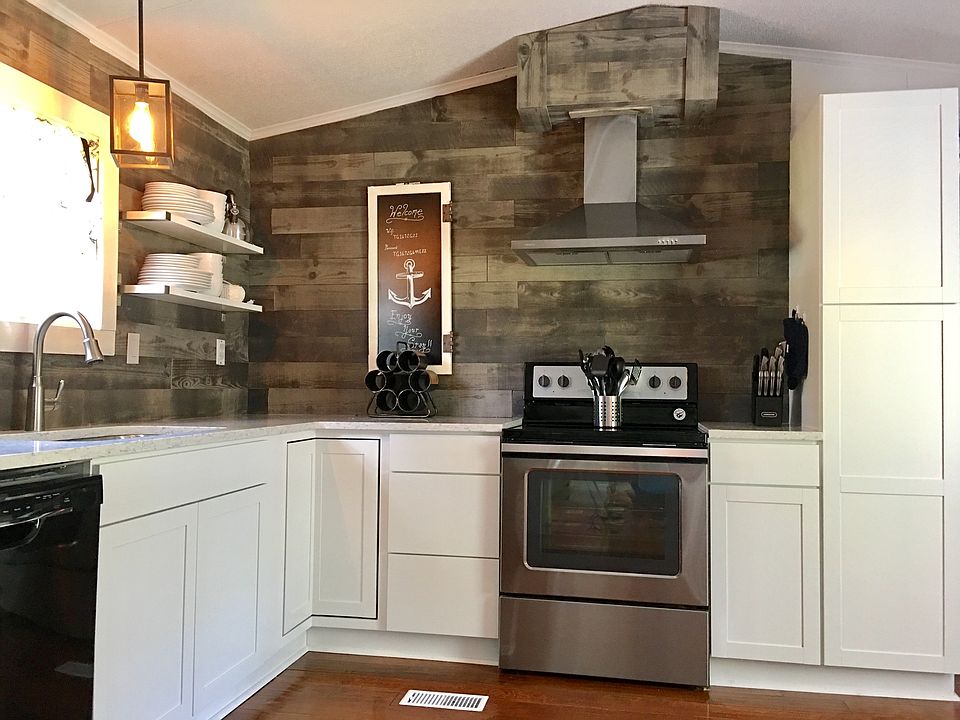1st image of 307 Basil Dr