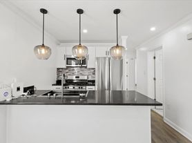 17 Holsman St, Paterson, NJ