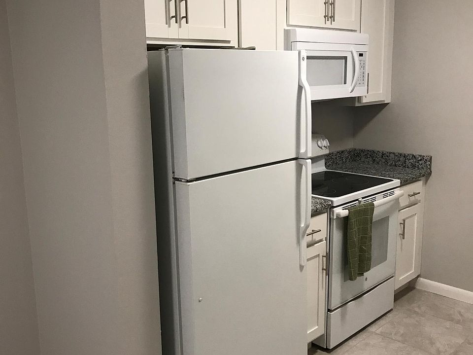 Kitchen left side view