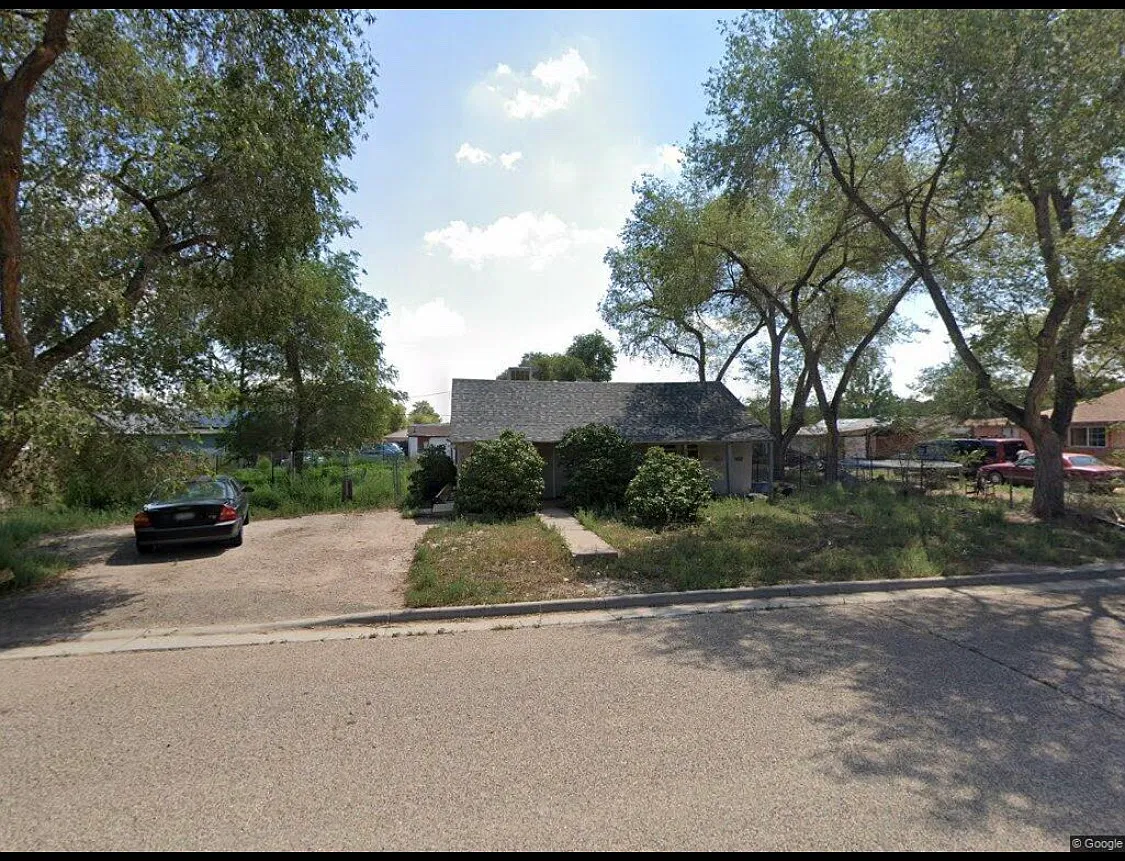 325 Lucille St — Photo 1