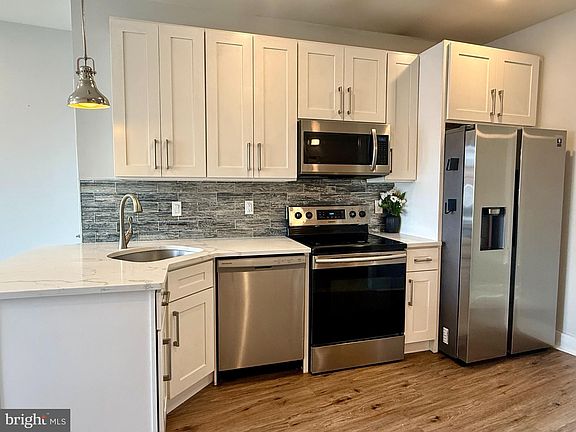 2nd image of 2425 Frankford Ave #2