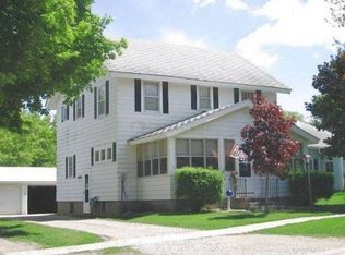 705 N 7th St, Forest City, IA 50436