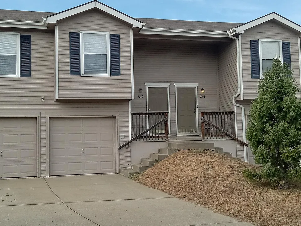 7310 N Laurel