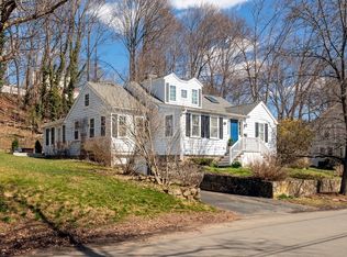 29 Simmons Rd, Hingham, MA 02043