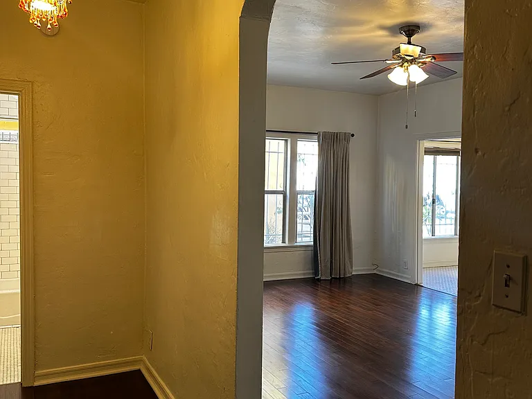 314 N Curson Ave #104 — Photo 4