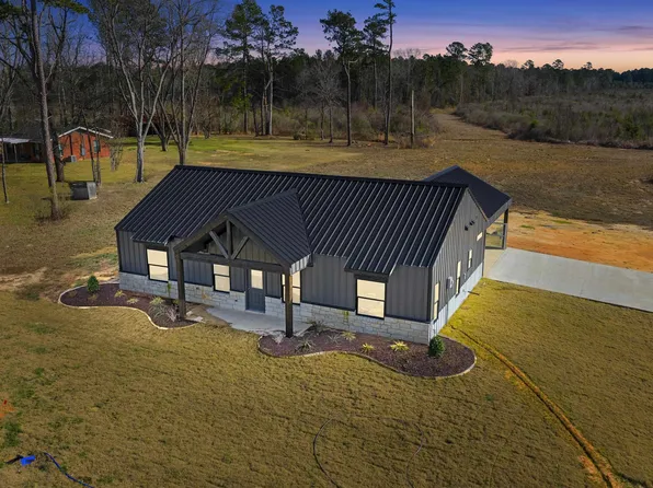 607 County Road 310, De Berry, TX 75639