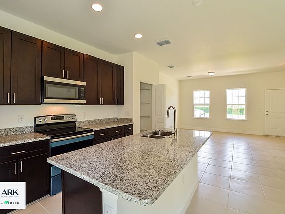 5th image of 16673 SW 21st Cir