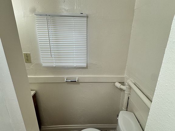 5th image of 446 N Westmoreland Ave