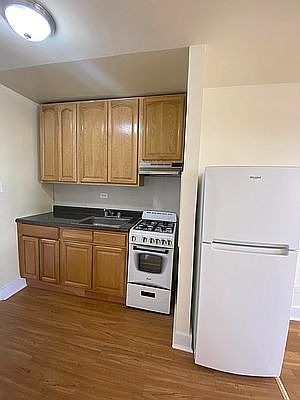 3rd image of 8830 51st Ave APT 4L