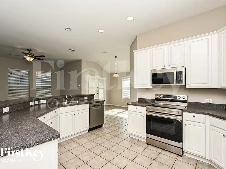 10408 Bradshaw Dr — Photo 7