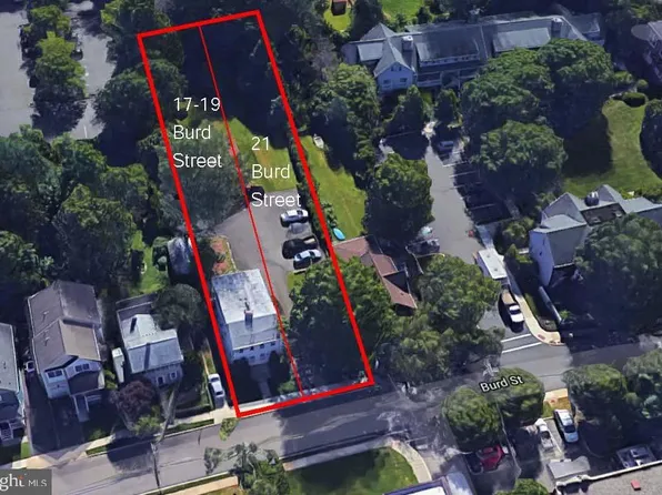 21 Burd St, Pennington, NJ 08534