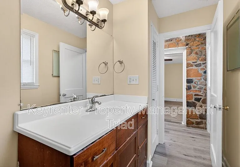 506 Rocky Knoll Rd — Photo 5