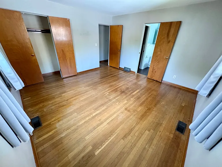 2562 Bristol Rd — Photo 25