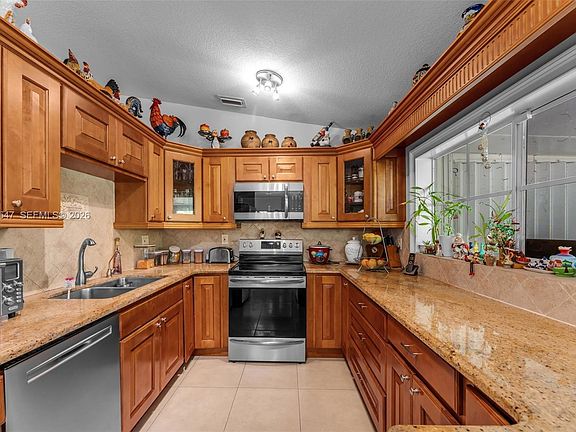 5th image of 18250 SW 139th Ct