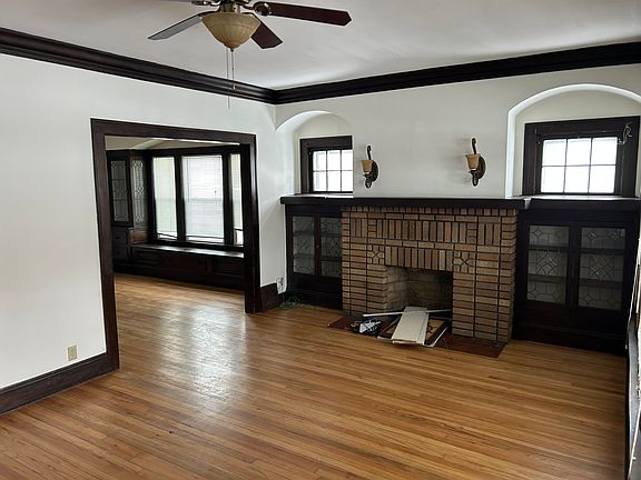 3rd image of 2166 Eldred Ave