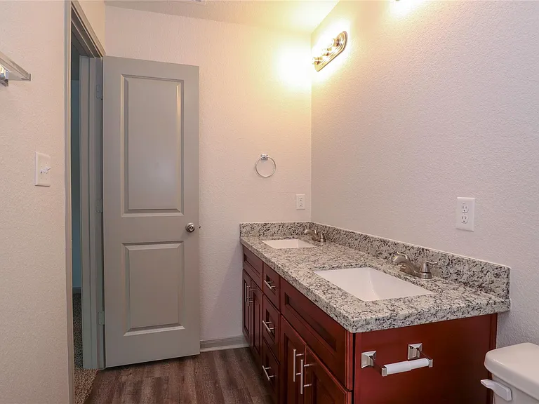 2702 Appian Way — Photo 15