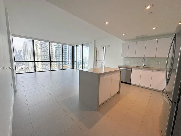 1600 NE 1st Ave #1110 — Photo 3