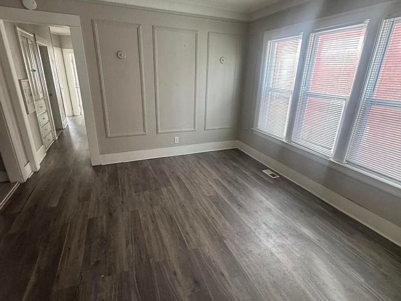 4th image of 2927 Calvert St