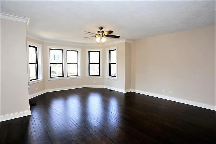 4445 N Rockwell St #3 — Photo 2