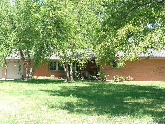 2nd image of 2902 N Meadowlake Dr