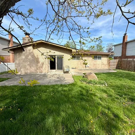 5739 Willow Creek Dr — Photo 25