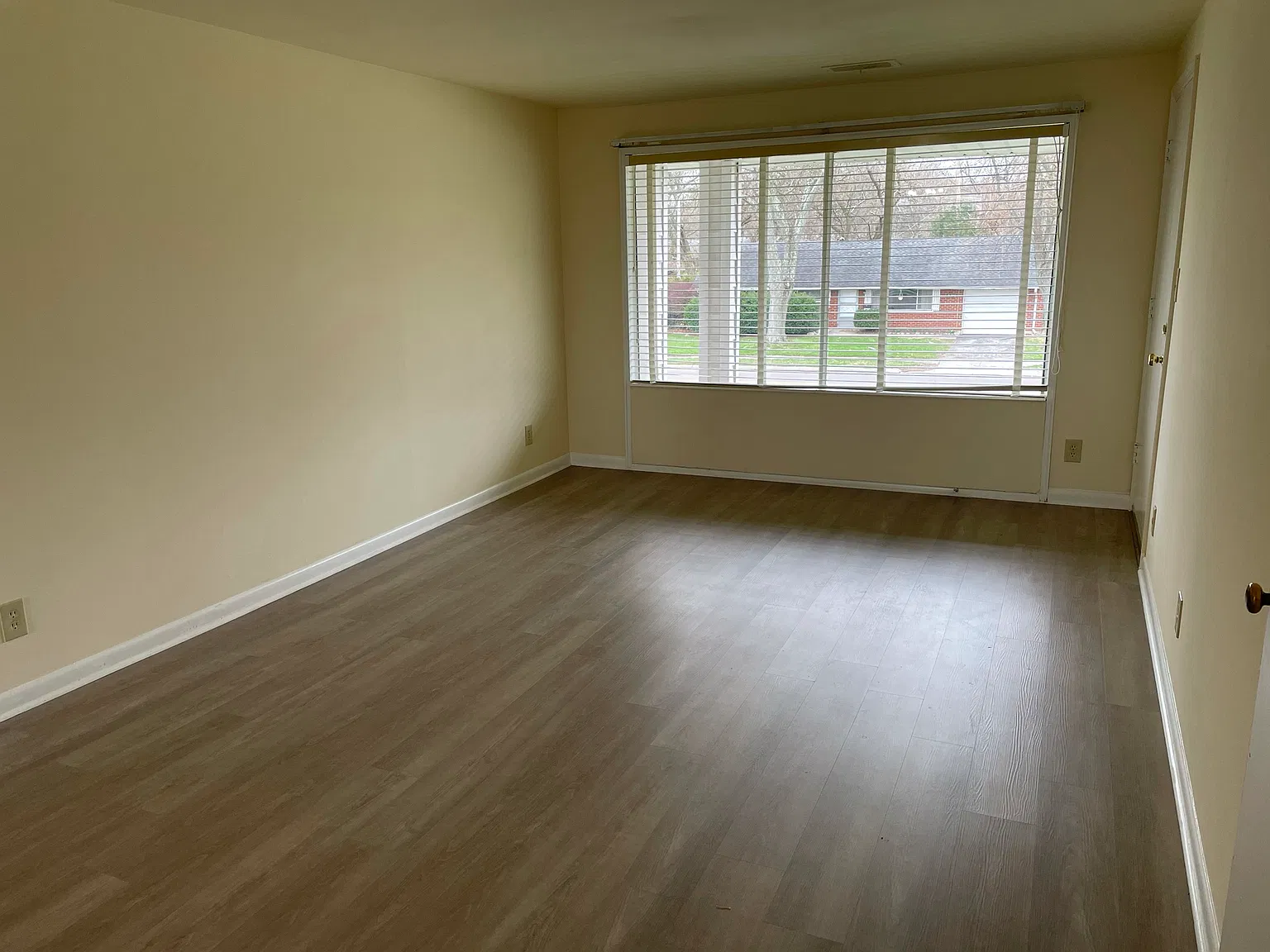 2 bed, 800 sqft, $800 — Photo 2