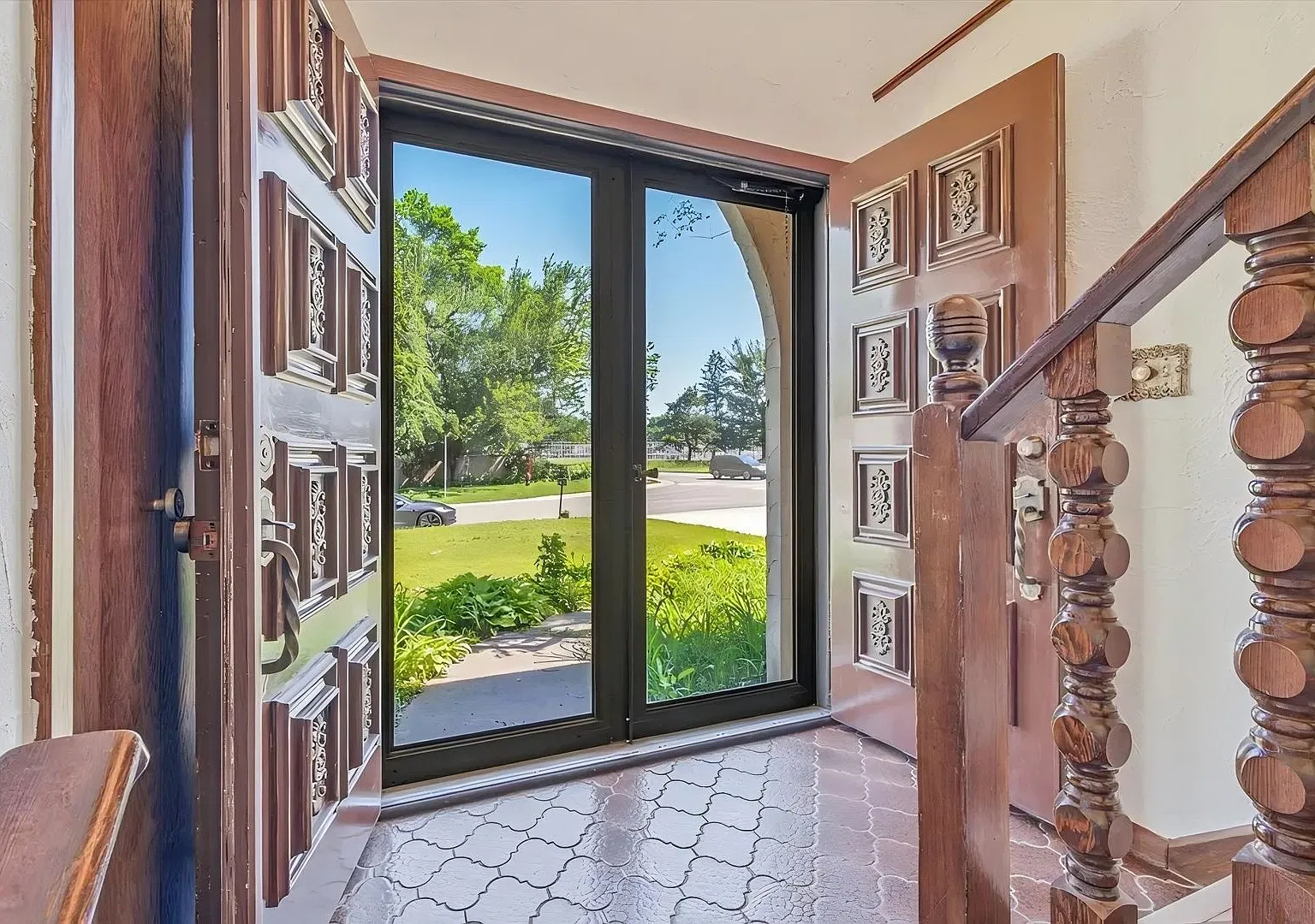 Checkout This 4bed 3bath Home in Shoreview! — Photo 2
