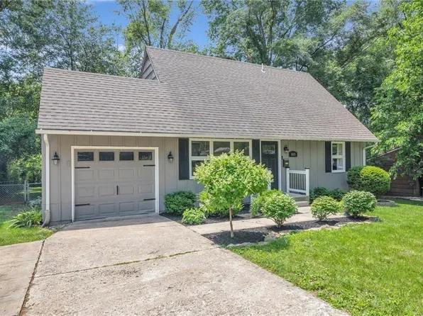 8005 W 91st St, Overland Park, KS 66212