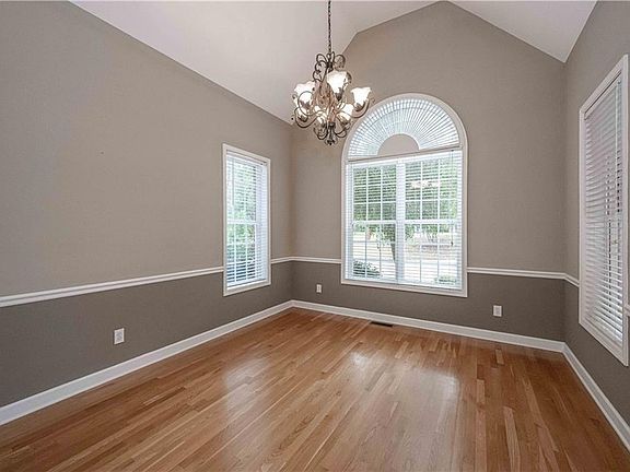 4th image of 1400 Daniel Rd