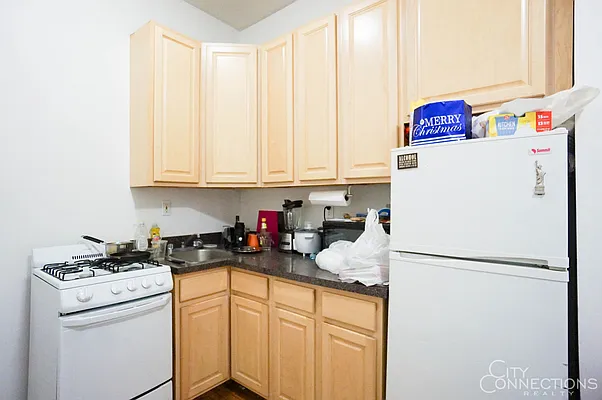 Rented by City Connections Realty | media 35