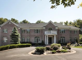 27 Trout Brook Ln, Mendham, NJ 07945