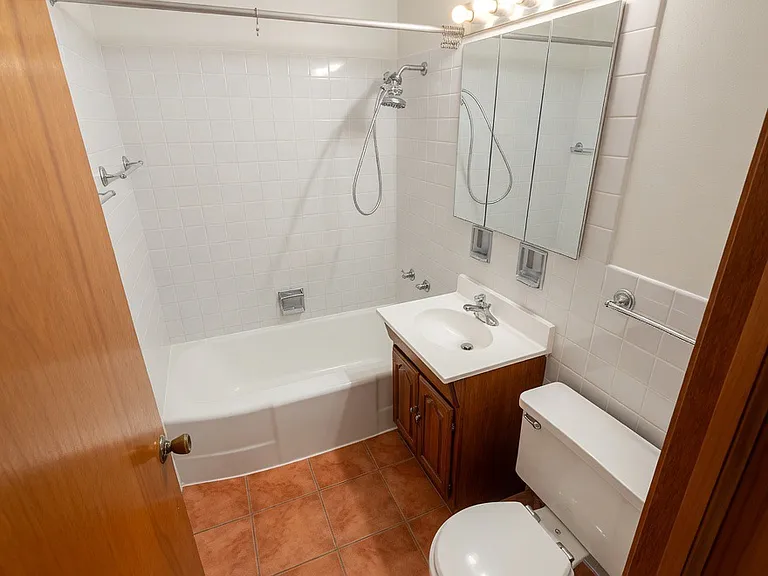 7213 Division St #3 — Photo 5