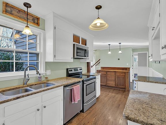 5th image of 305 Fairview Dr