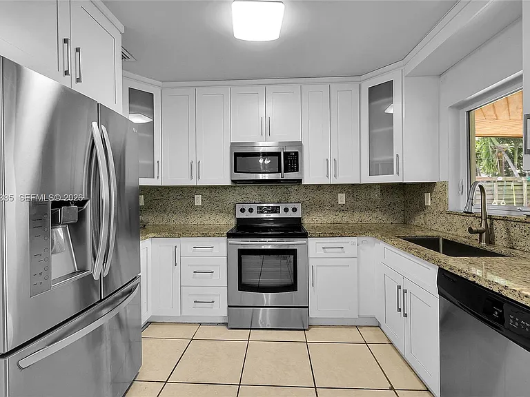 3614 SW 58th Ave — Photo 18