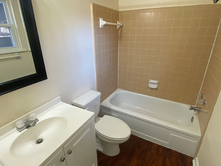 1064 Longstreet Dr — Photo 15