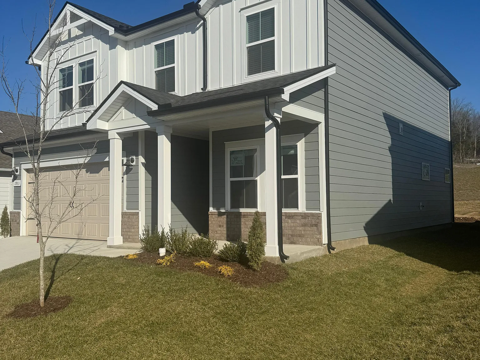 4 bed, 2135 sqft, $2,800 — Photo 2