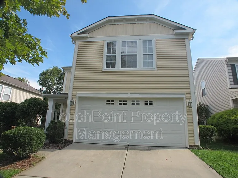 2038 Dunsmore Ln — Photo 2