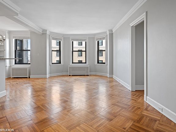 4th image of 2000 N Lincoln Park W #903