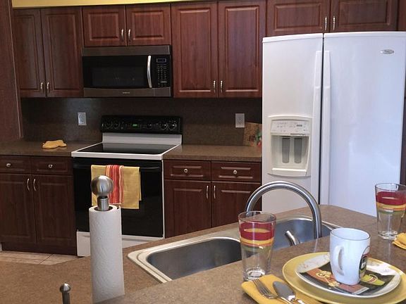 2nd image of 1084 Fairfax Cir W